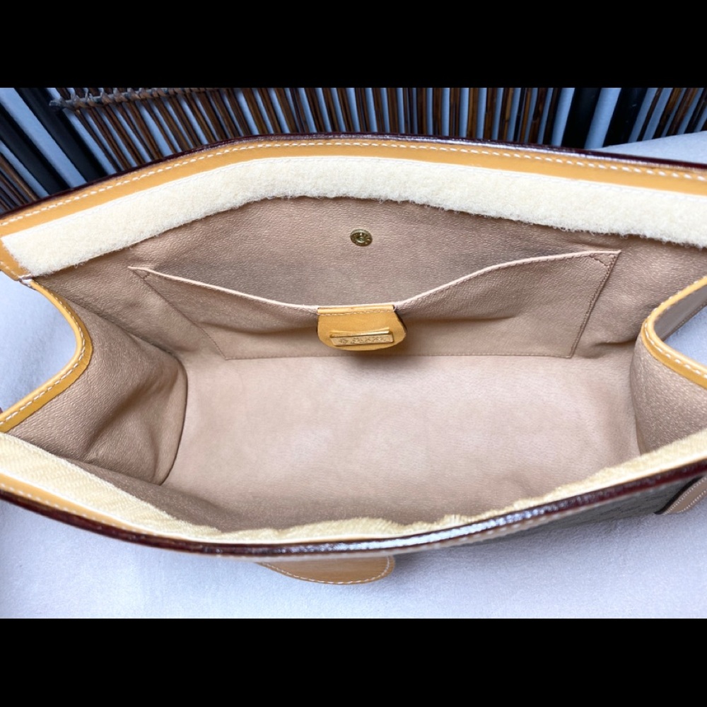 Gucci bag, Gucci Supreme, Gucci Clutch, Pristine Condition, Classy Clutch - Picture 14 of 16